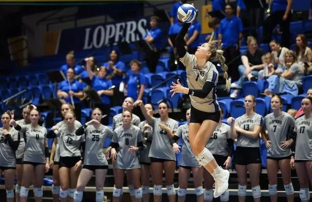 Peyton Neff goes up for Nebraska-Kearney.